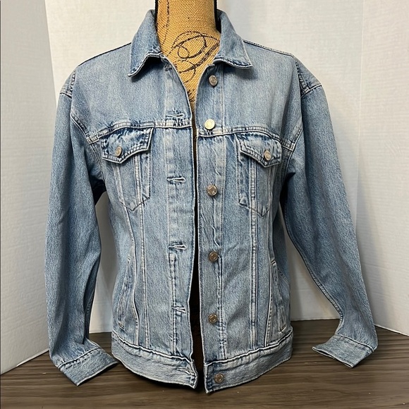 GAP DENIM JEAN JACKET DISTRESSED. WOMENS SIZE SMALL - Picture 3 of 17